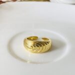 Anillo ondas sencillo