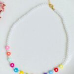 Chocker - Perlas blancas y corazones.