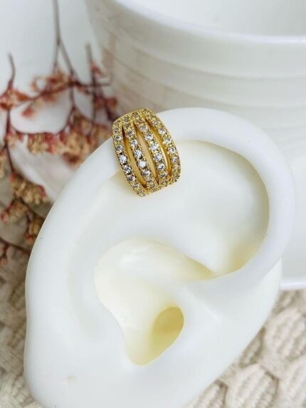 Earcuff Arco de circones blancos