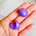 Arete cartera morada grande