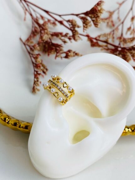 Earcuff mini corazones perla