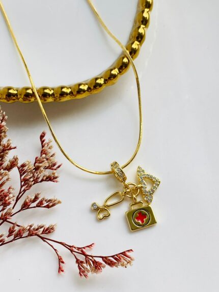 Cadena Charm Doctor
