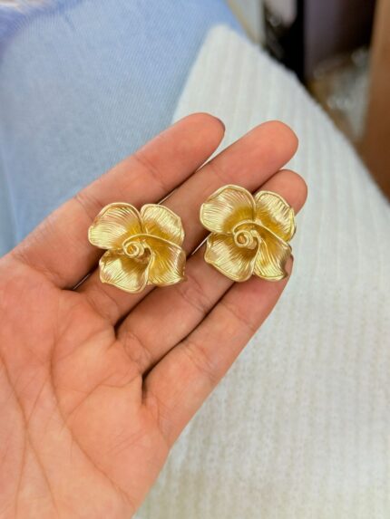 Arete Flores Doradas