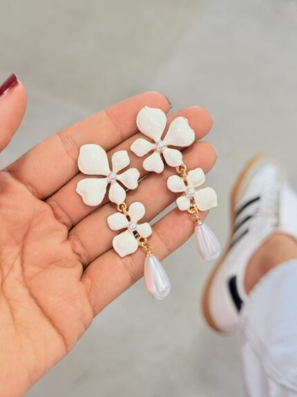 Aretes Flor Colombia Beige