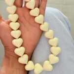 Collar Corazones Beige