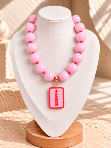 Collar Chicle Rosado Placa Amor