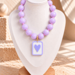Collar Chicle Lila Placa Corazon