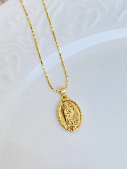 Cadena Virgen Placa
