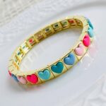 Brazalete Placa Corazones Colores