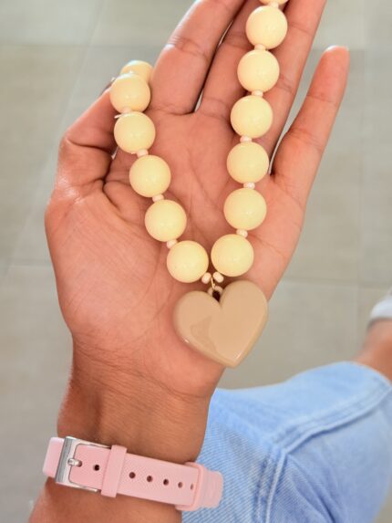Collar chicle Beige Corazon Cafe
