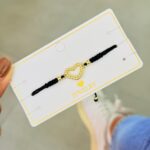 Pulsera Hilo Negro Corazon Silueta