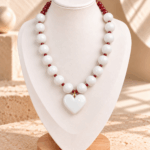 Collar Chicle Corazón Beige