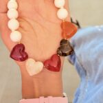 Collar Chicle Beige Corazones Otoño