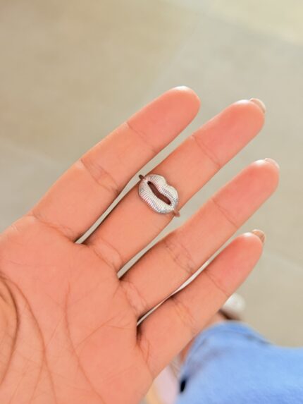 Anillo Labios Plateados